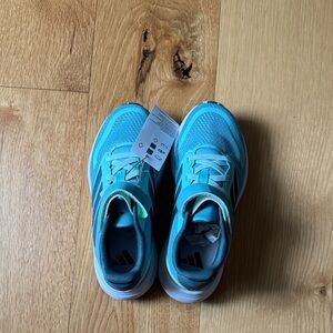 NIB Adidas kids Run Falcon, size 13